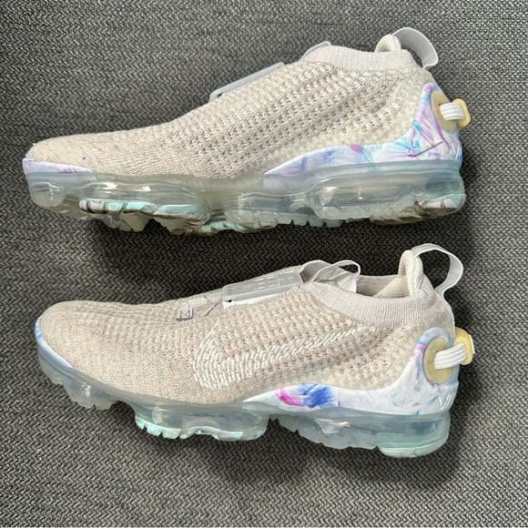 Nike Vapormax Flyknit - Picture 11 of 13
